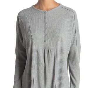 GIBSONLOOK Bnwot Gray Long Sleeve Top New Henley